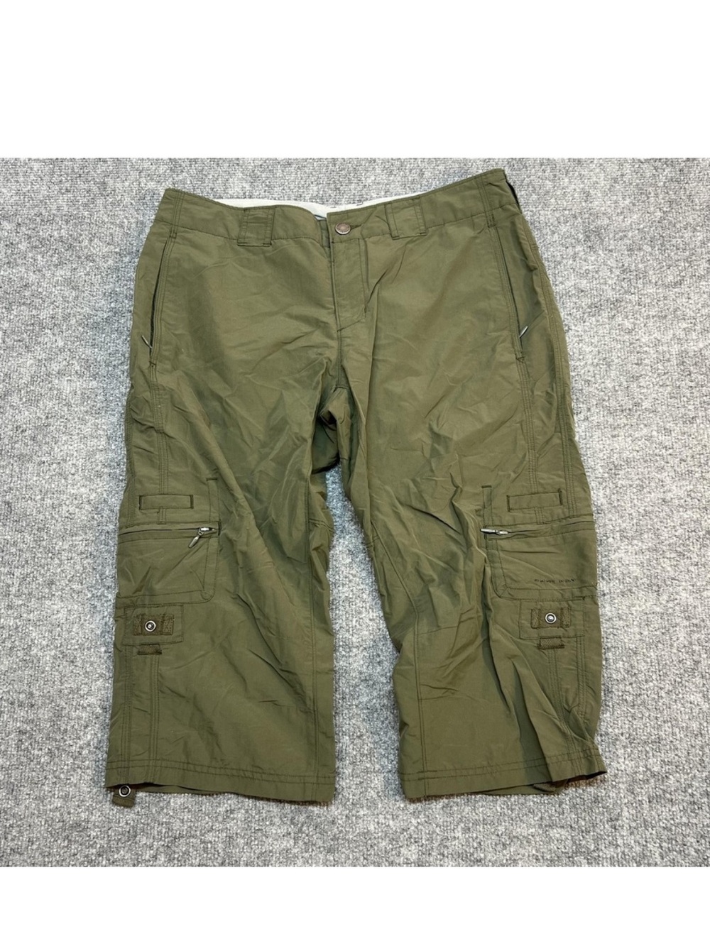 Columbia Capri Pants Womens 8 Green Omni-Dry Hiking Cargo Outdoor. Low waist